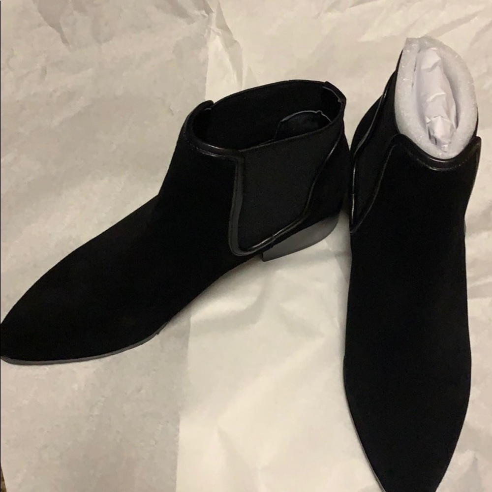 Donald Pliner suede booties